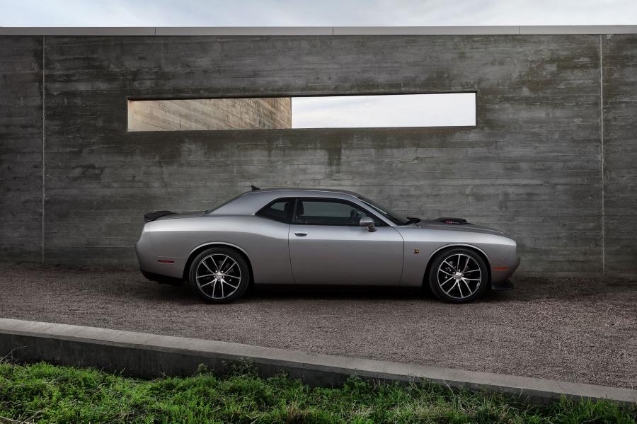  Dodge Challenger 392 Hemi Scat Pack Shaker 2015 года  (фото 31 из 51)